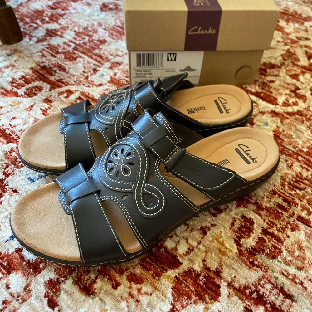 Clarks Black Leather Slide Sandals with Floral Cutouts size 9